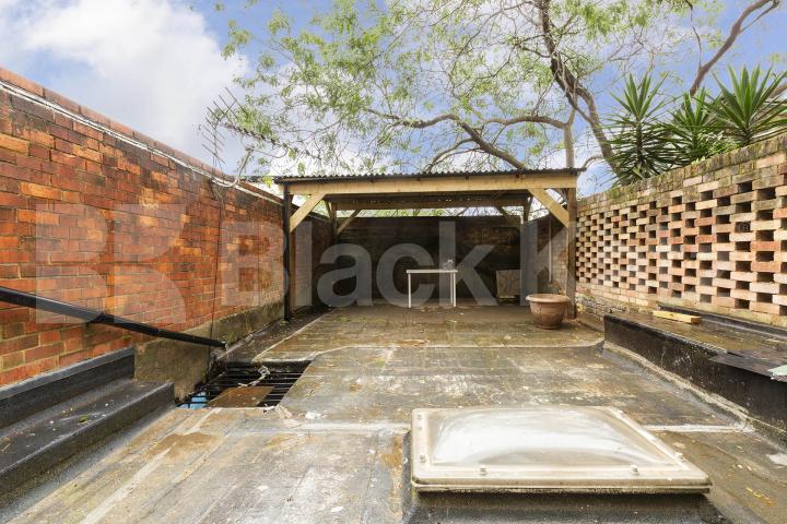 Newly refurbished 4 bed property located near Shoreditch Park Hoxton Street, Hoxton